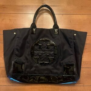 Tory Burch Tote Bag - Ella Patent Recycled Nylon (Black)